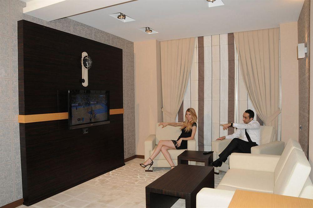 Iron Hotel Hokmeli Екстер'єр фото