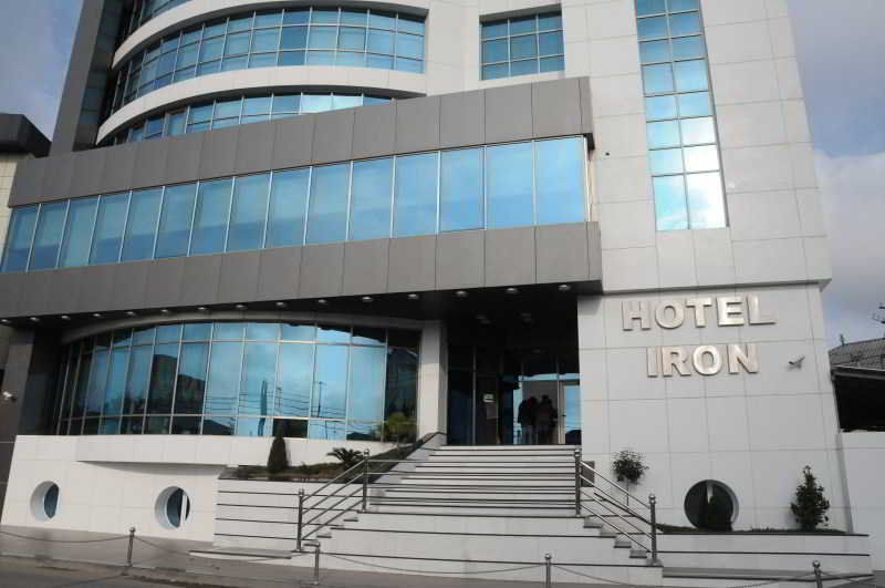 Iron Hotel Hokmeli Екстер'єр фото