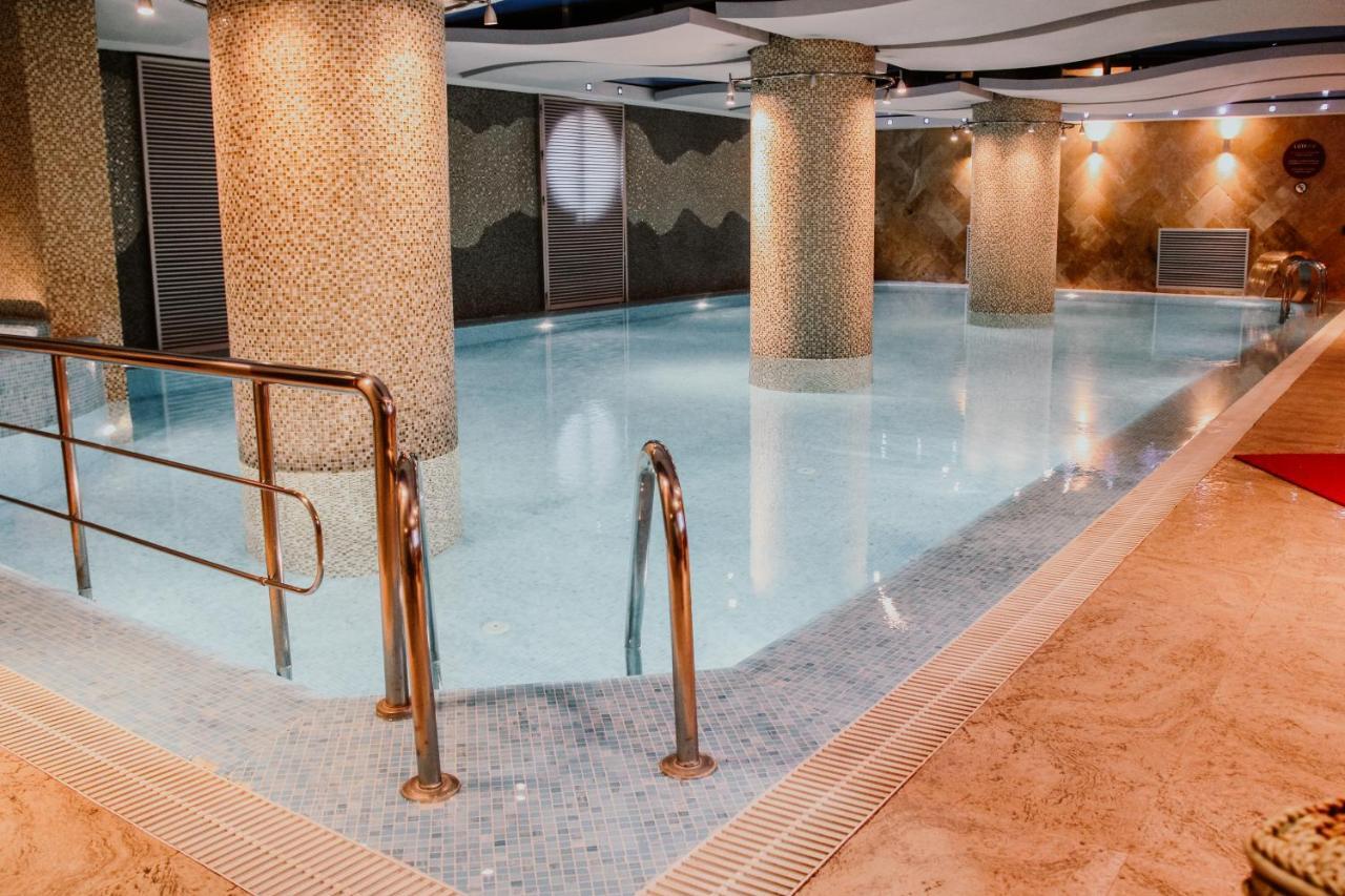 Iron Hotel Hokmeli Екстер'єр фото