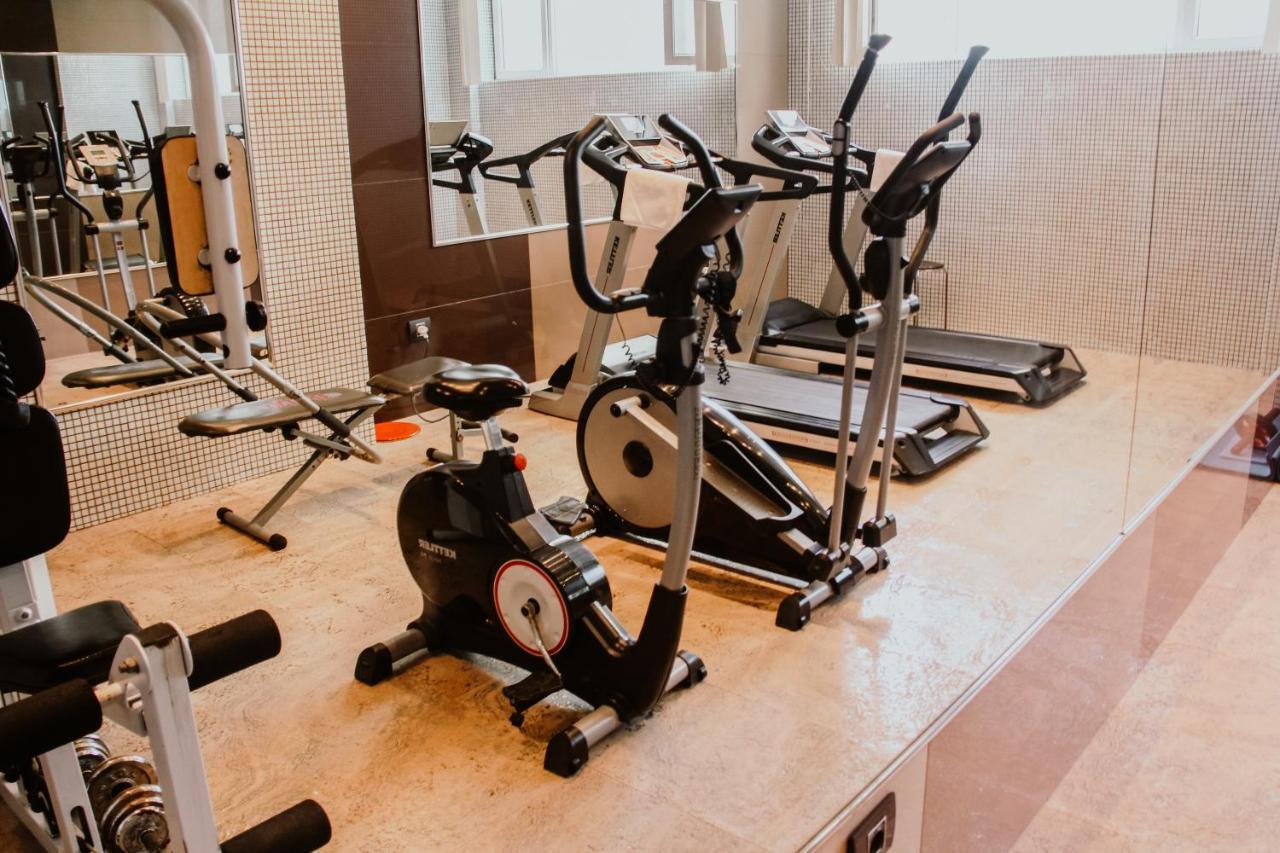 Iron Hotel Hokmeli Екстер'єр фото