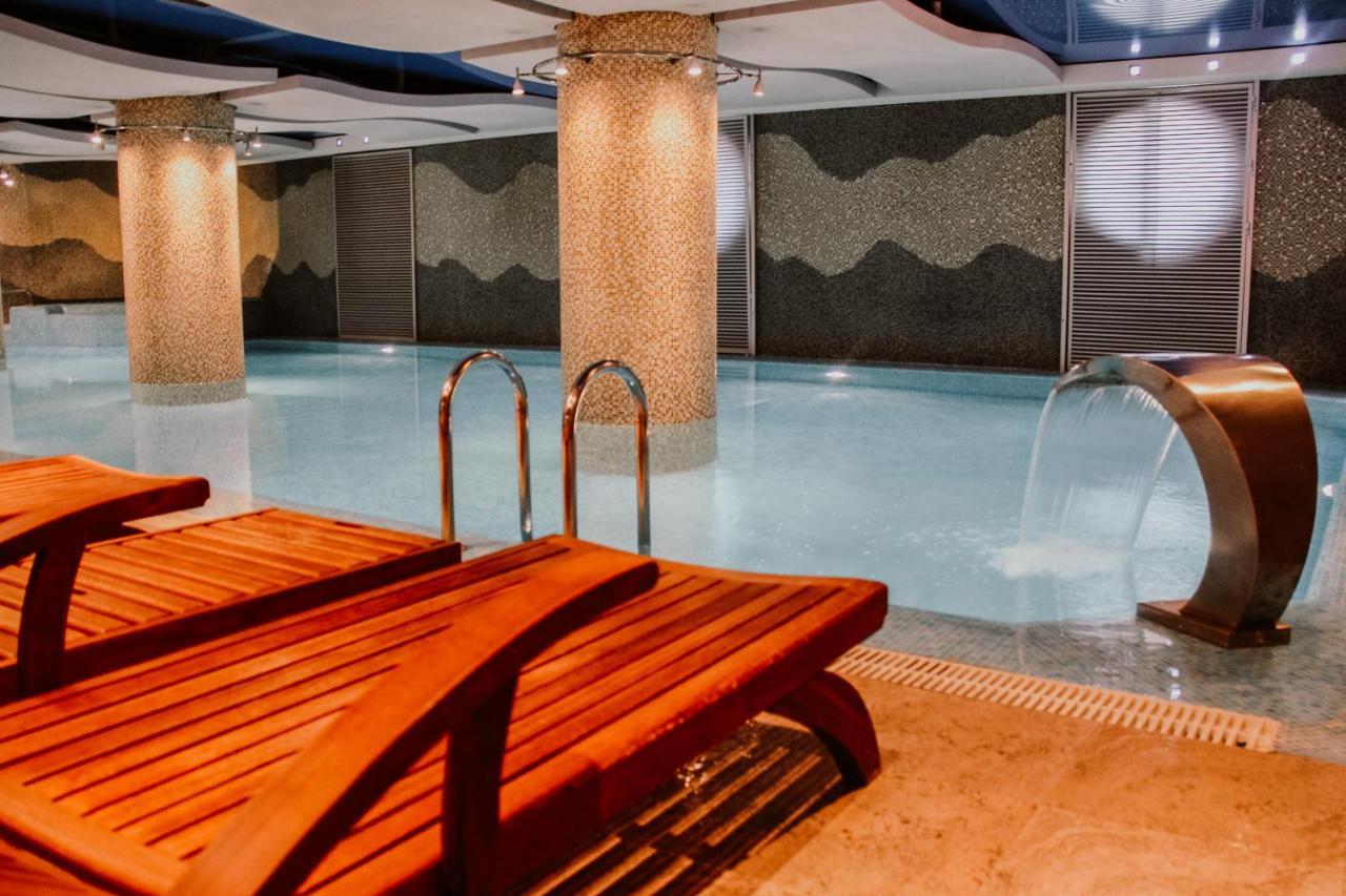 Iron Hotel Hokmeli Екстер'єр фото