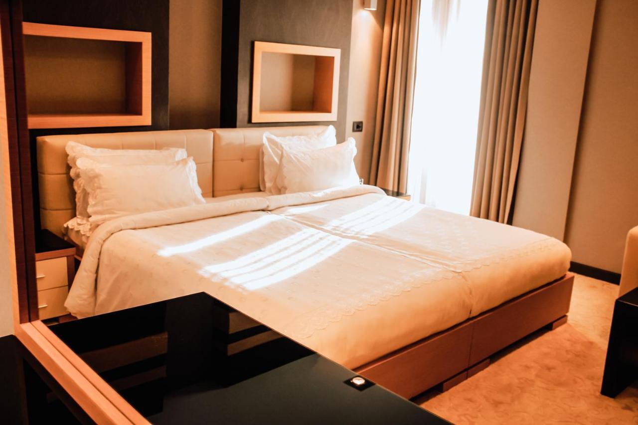 Iron Hotel Hokmeli Екстер'єр фото