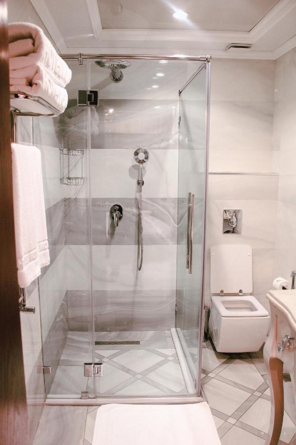 Iron Hotel Hokmeli Екстер'єр фото