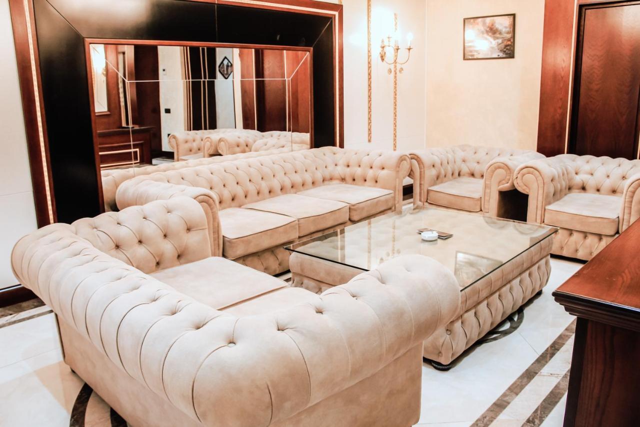 Iron Hotel Hokmeli Екстер'єр фото